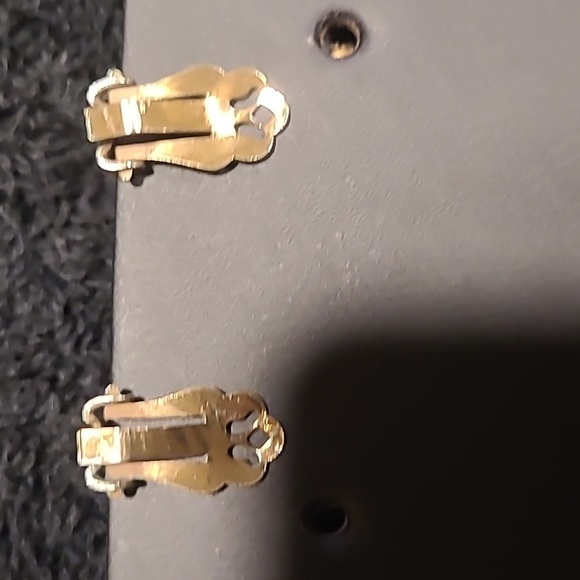 Vintage Leaf Earrings and Brooch Set - Picture 4 of 8